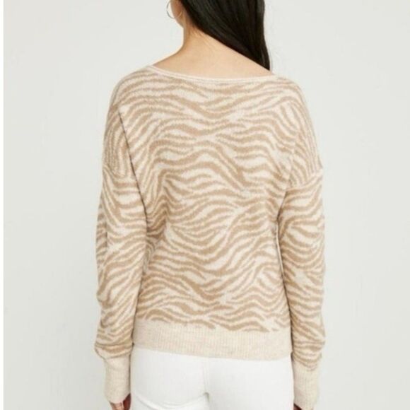 Abercrombie & Fitch Scoop Neck Zebra Print Sweater, Camel & Cream Cozy Knit Sz M - Picture 2 of 10